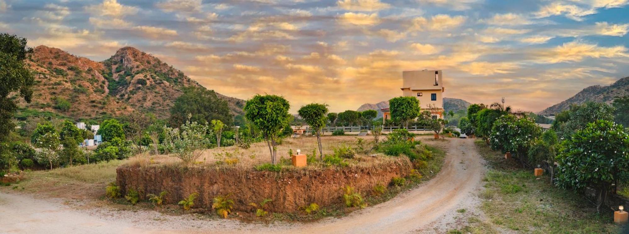 Udai Nature Valley Resort - A Peace Full Farmhouse Resort อุเดเปอร์ ภายนอก รูปภาพ