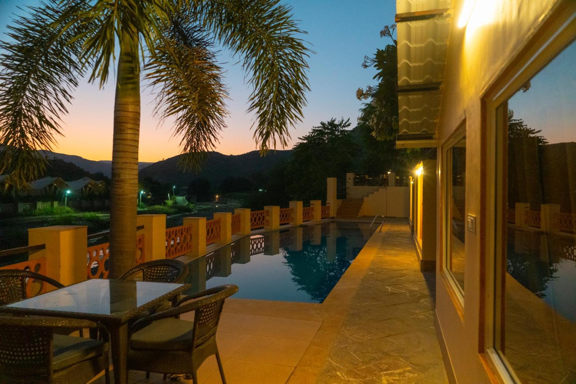 Udai Nature Valley Resort - A Peace Full Farmhouse Resort อุเดเปอร์ ภายนอก รูปภาพ