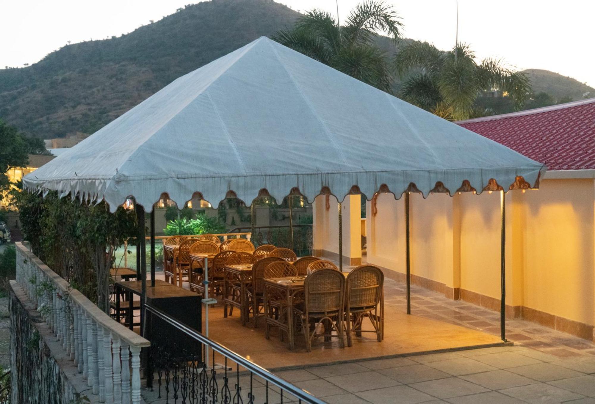 Udai Nature Valley Resort - A Peace Full Farmhouse Resort อุเดเปอร์ ภายนอก รูปภาพ